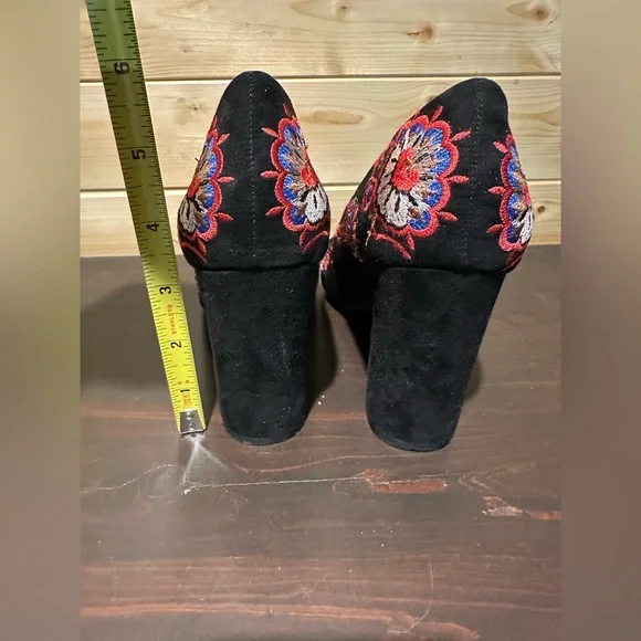 Restricted block heel pumps size 6 - Picture 4 of 7